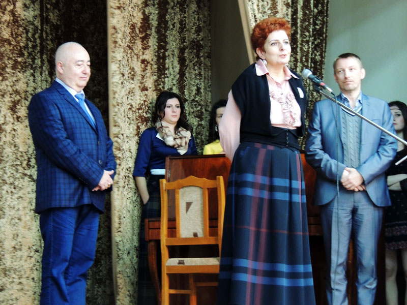 Рубен Осипов, главный специалист русского языка министерства просвещения НКР, Эвелина Баятян, к.п.н., доцент кафедры иностранных языков Армянского педуниверситета им. Хачатура Абовя