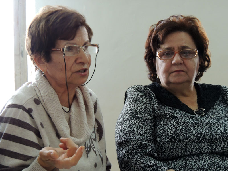 Есть что сказать у двух старых преподавателей кафедры Жанны Джалаловны и Мелании Аванесовны, слева на право.