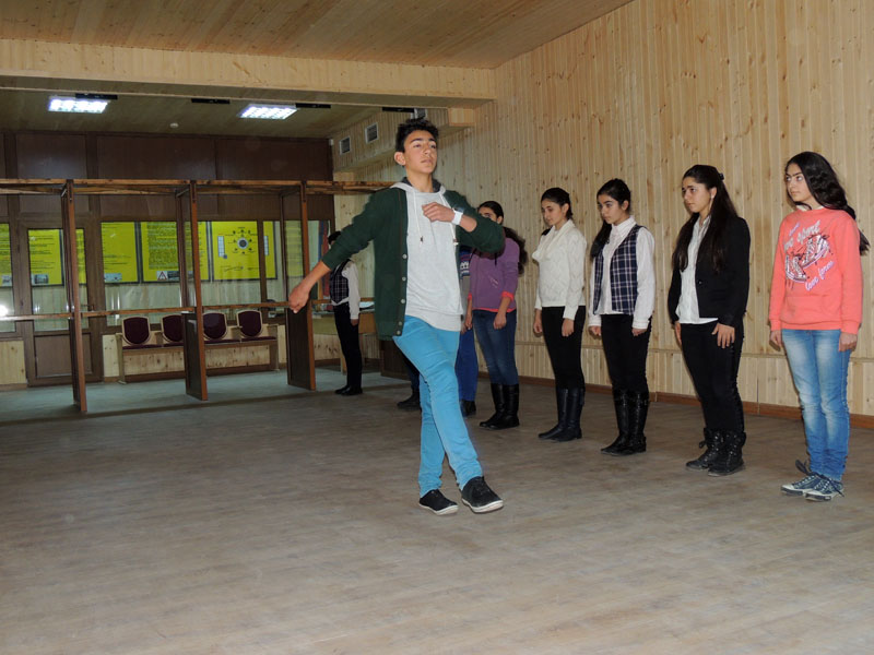 Урок строевой подготовки. Отрабатывание строевого шага. Урок строевой подготовки. Отрабатывание строевого шага.