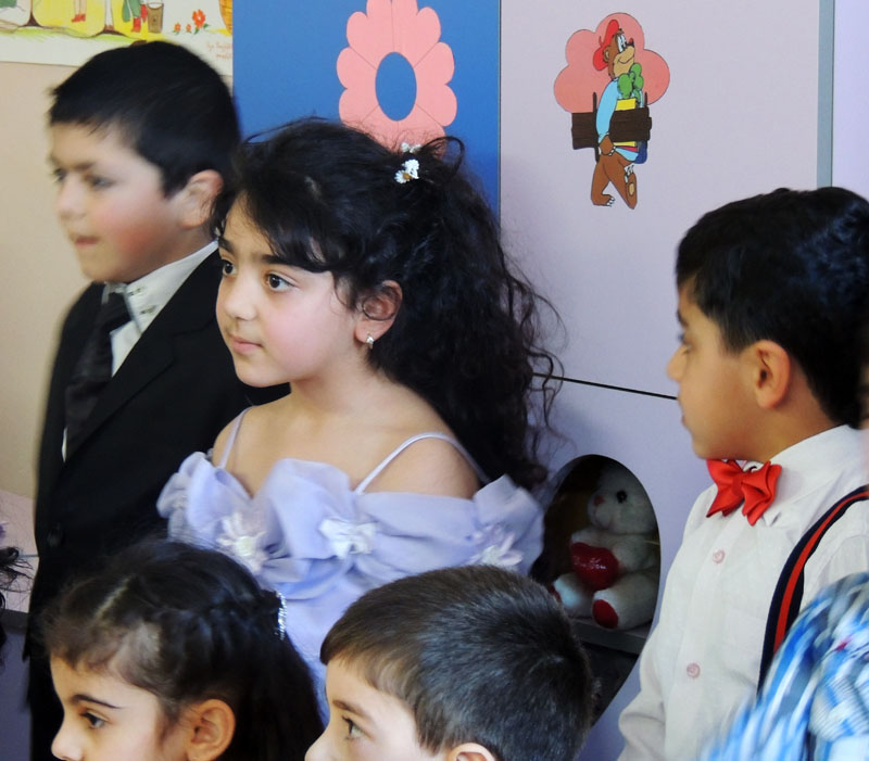 Девочка. Девочка.