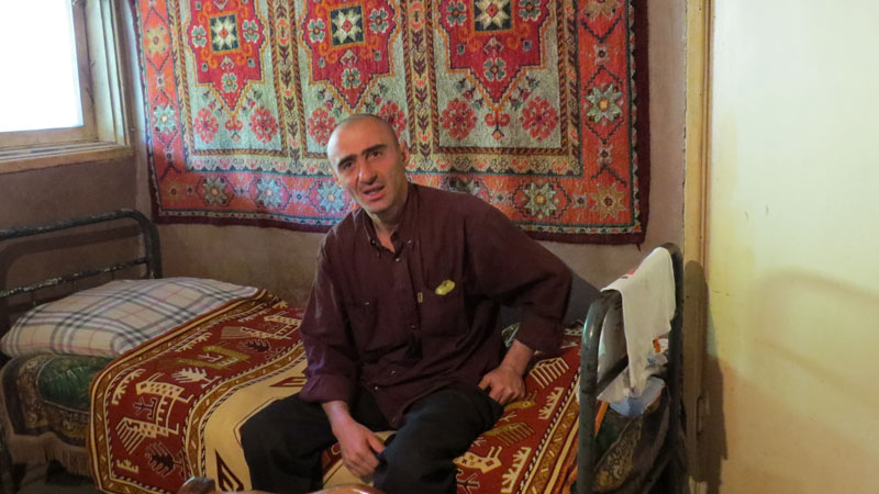 «Недавно видел во сне Путина. Идём с ним по дороге, стоит гадалка и говорит, давайте я погадаю вам....