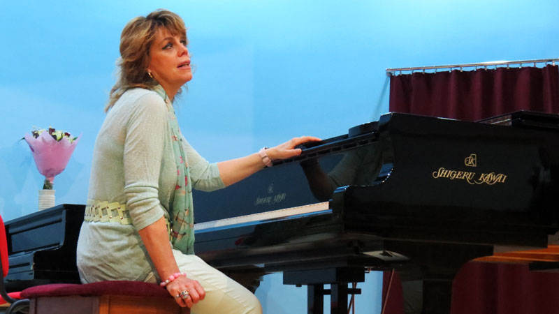 Любовь Юрьевна за работой. Любовь Юрьевна за работой.