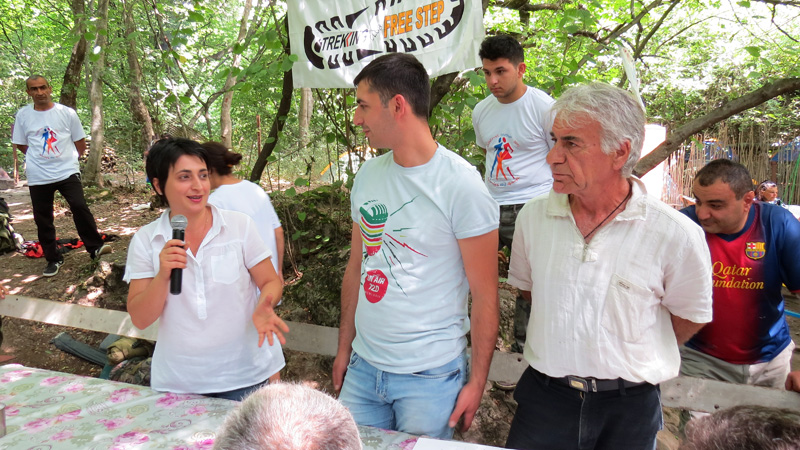 Замминистра культуры Гаяне Григороян выступает перед участниками.