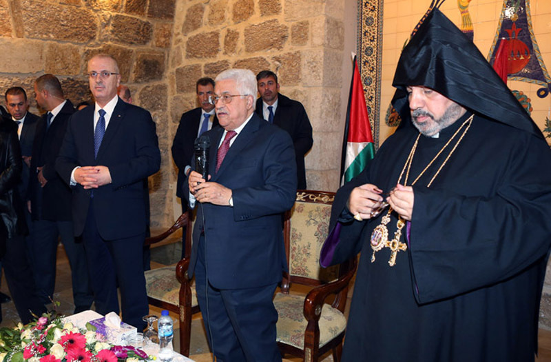 Махмуд Аббас на праздновании Рождества и Богоявления Христова в армянской церкви Вифлиема. 