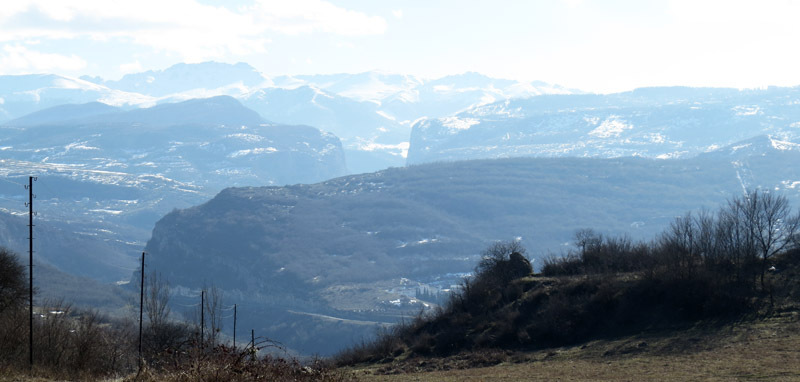 Горы Шушинского района. Виден Джедырдюз. Горы Шушинского района. Виден Джедырдюз.