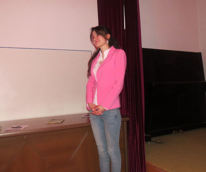 Гаяне Оганян. Идея поставить спектакль принадлежит ей. Гаяне Оганян. Идея поставить спектакль принадлежит ей.