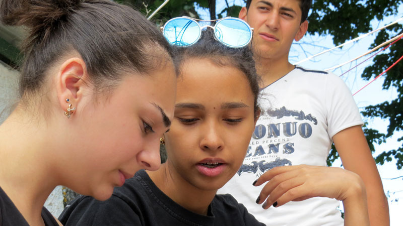 Ануш и Амаль. Ануш и Амаль.