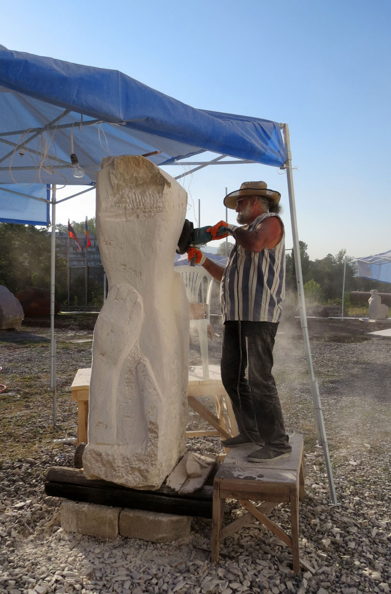 Скульптор Корюн Санаинский (Армения).
