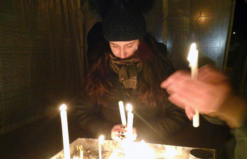 Девушка молится... Девушка молится...